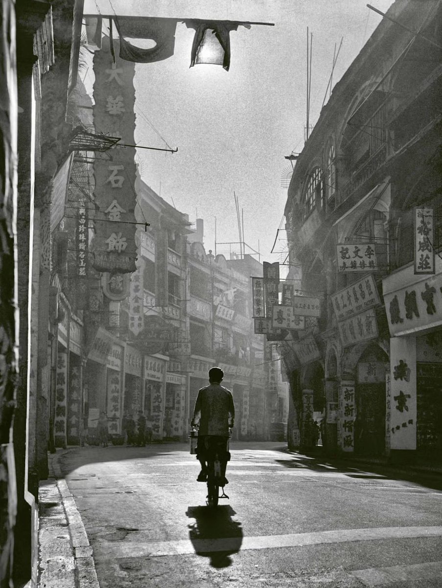Black and white photography excels at capturing the nuances of light and shadow, offering texture, mood and depth. @mplusmuseum explores this genre of image-making, featuring artists such as Fan Ho and Daido Moriyama. Read more: mplus.org.hk/en/exhibitions…