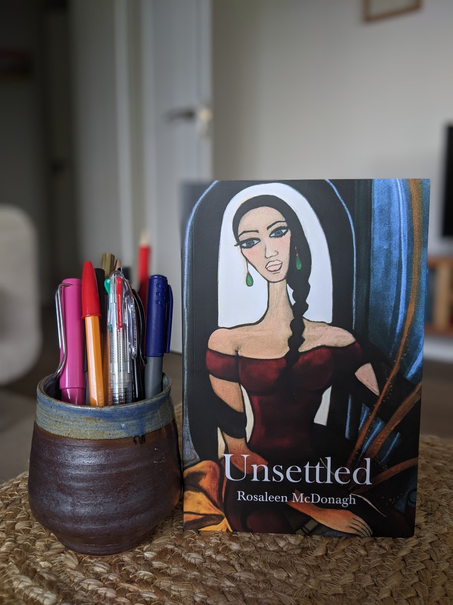 Day 29 #readirishwomenchallenge24 📕 A book that is < 300 pages: Unsettled by @paveebeoir. Rosaleen writes fearlessly about a diverse experience of being Irish. 'Unsettled' explores racism, ableism, abuse and resistance as well as the bonds of community, family and friendship.