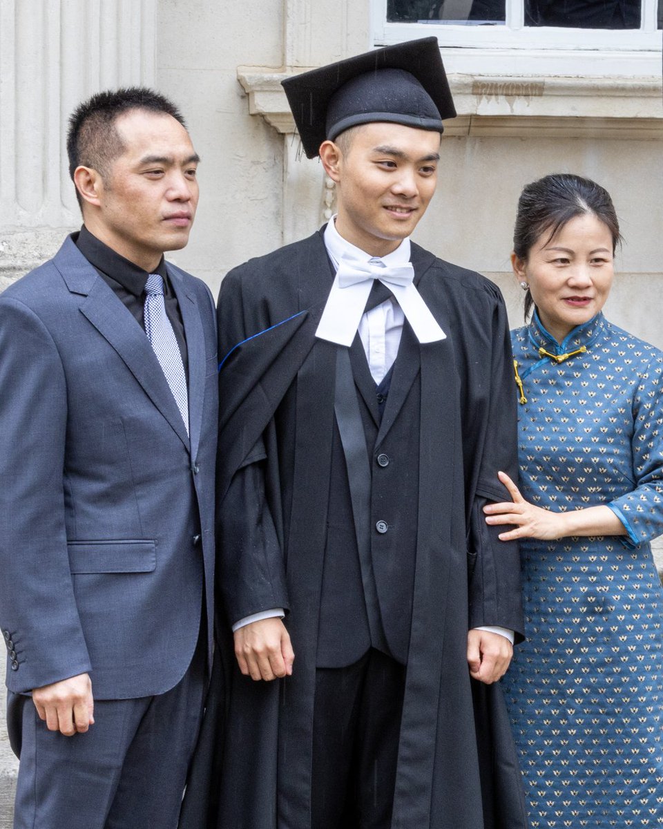 Congratulations to everyone who graduated last weekend! 🎉

Now that you're #CambridgeAlumni, bookmark the alumni website to find other alumni, get benefits and keep up with all the Cambridge news at alumni.cam.ac.uk
