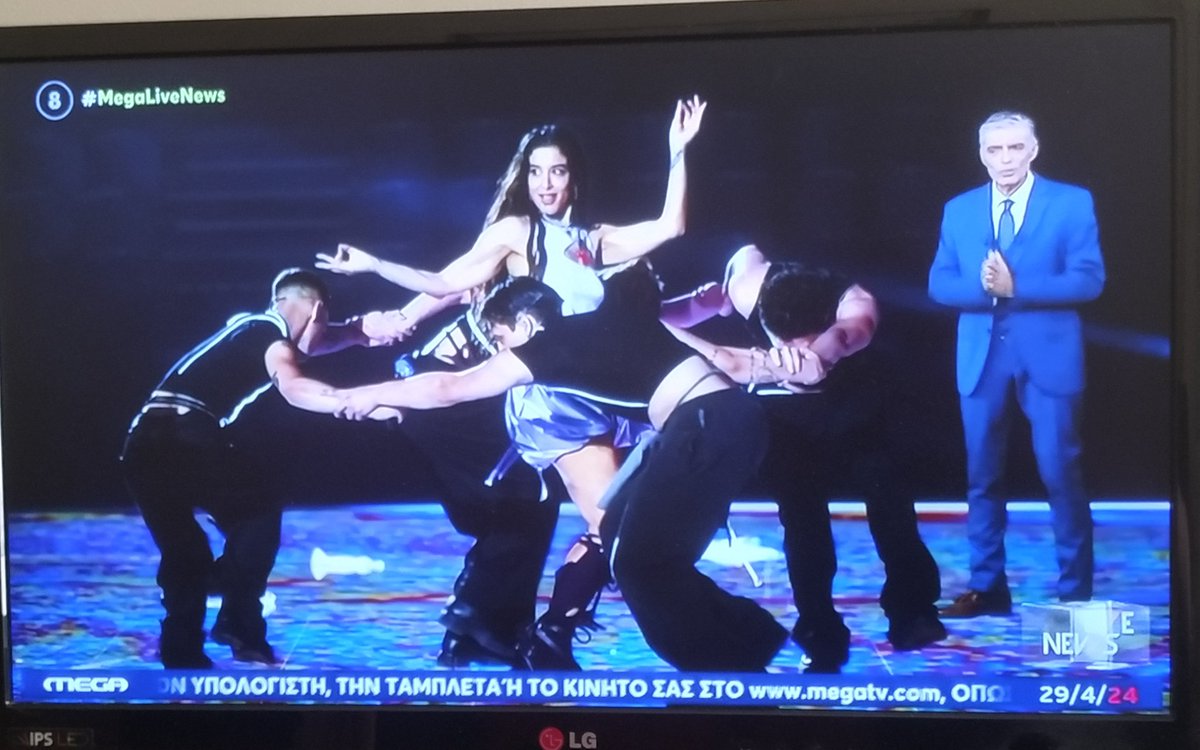 Ενημερώνω ότι το παρακάτω ΔΕΝ είναι μοντάζ, καταγράφηκε όντως στην ιστορία της Ελληνικής τηλεόρασης!🤣😂 #eurovisiongr #marinasatti #zari #ζάρι #Eurovision2024 #Eurovision #foustanela #livenews #MEGA #ερτ #ert #Ευαγγελάτος
