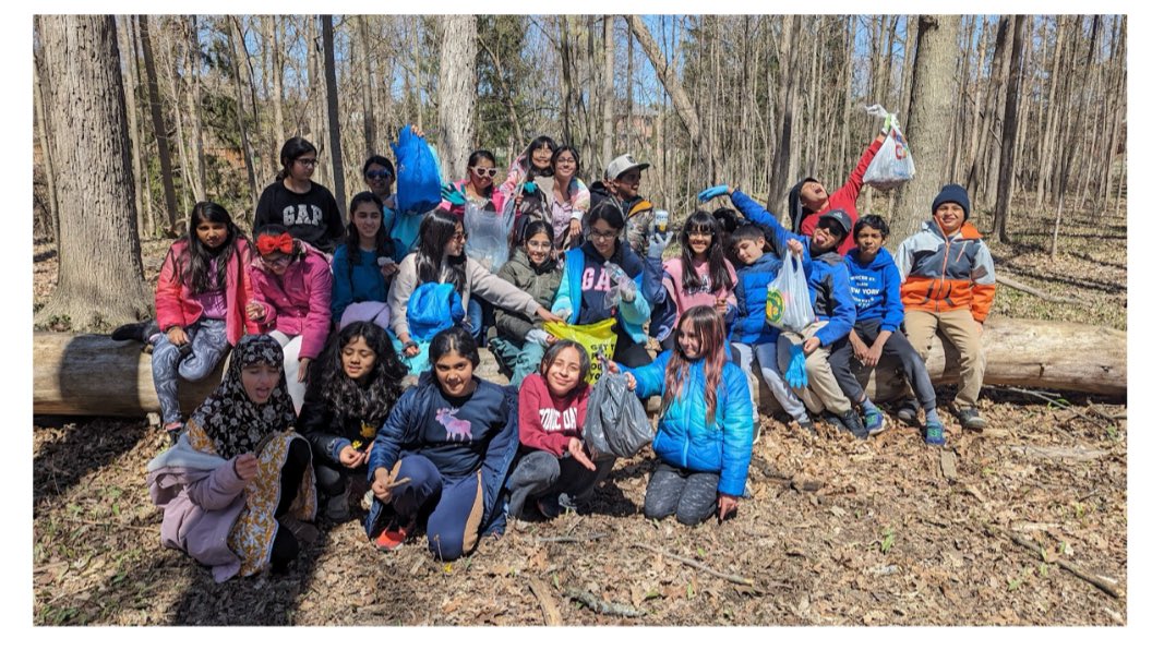 Grade 4s and 5s at Britannia are inspired to pick up trash as they reflect on being global citizens and build on their learning through their Green Learning Re-Energy Challenge project. @PDSB_eco @GreenLearning