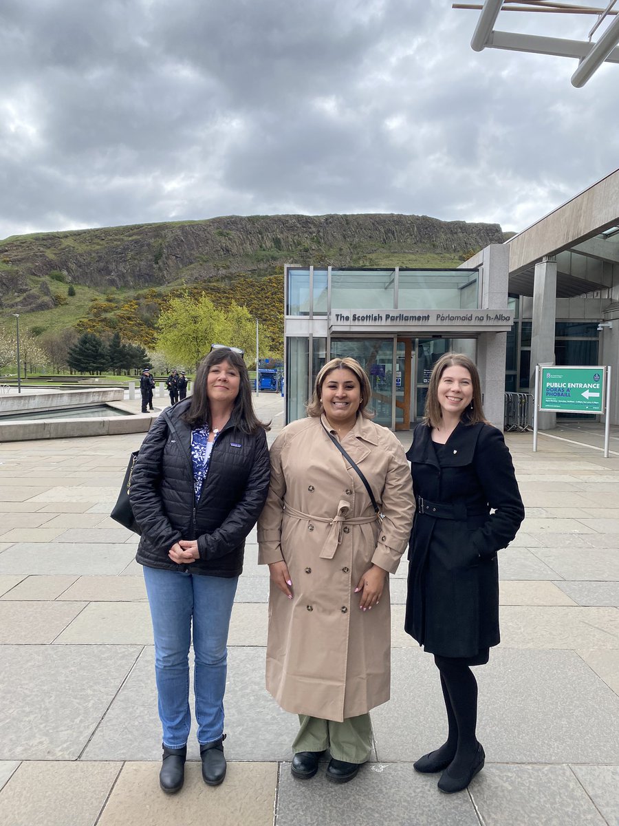 The @USUKFulbright Program fosters cultural exchange & promotes research that drives innovation. It was great to meet 🇺🇸 Fulbright Distinguished Teaching Scholars based at @UofGlasgow and @UniStrathclyde at @ScotParl last week. Thank you to @BenMacpherson for hosting.