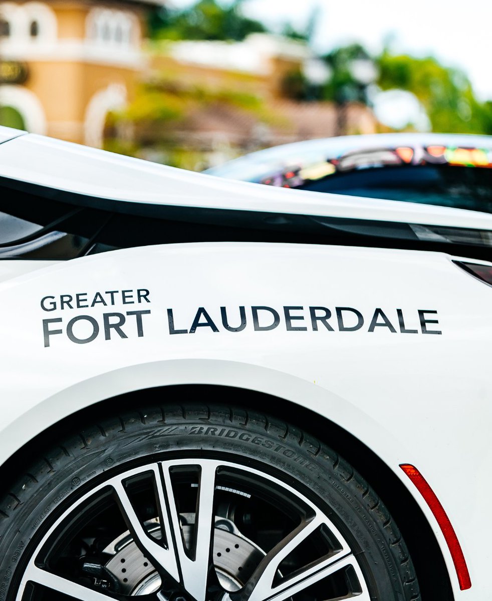 🏁 Put your weekend plans in drive at this free car show! See over 400 cars, including the Lamborghini, Ferrari, McLaren, and Porsche. 🚘 Supercar Saturdays 🗓 May 4 ⌚️ 9AM - 12PM 📍 @hardrockholly parking lot bit.ly/3xOXzdr #visitlauderdale #supercar #carshow