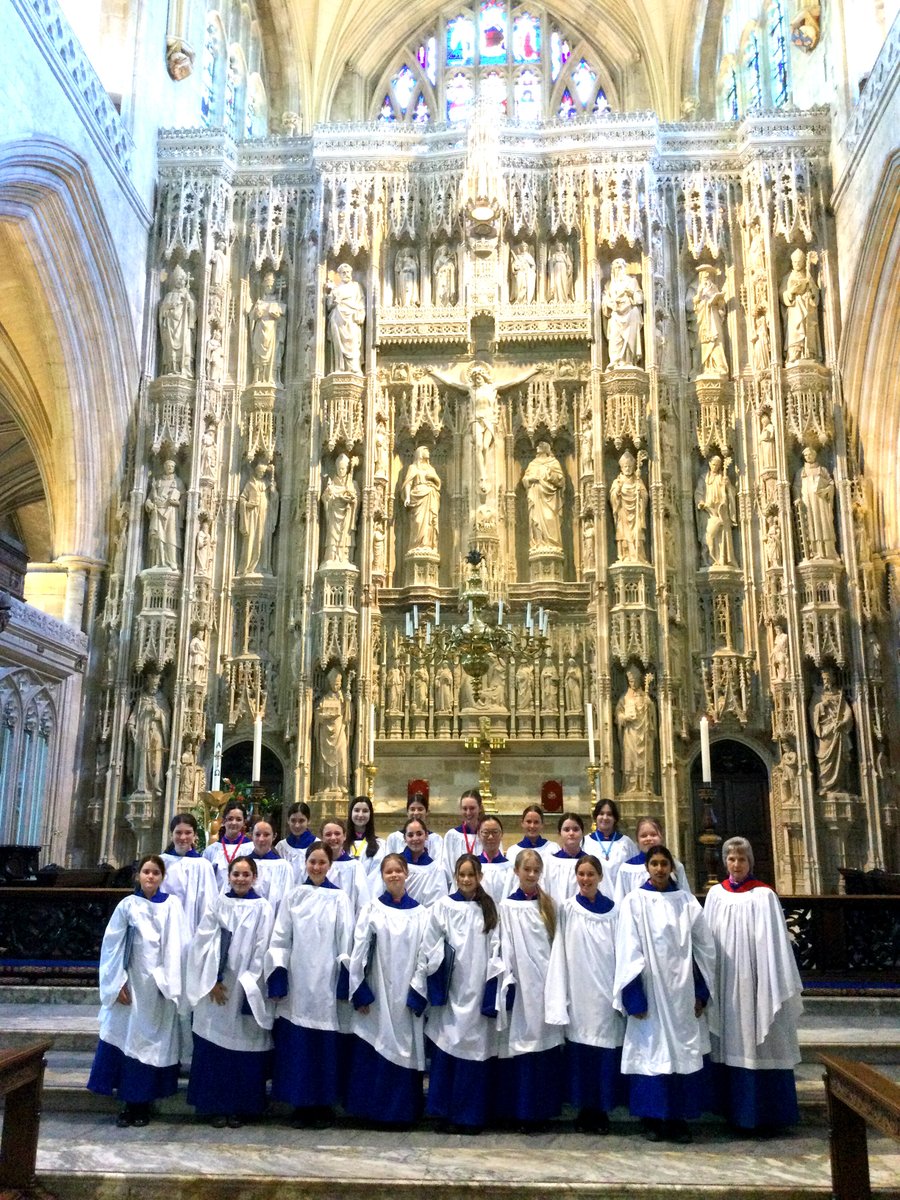 Schola Cantorum had the privilege of singing Evensong in Winchester Cathedral.