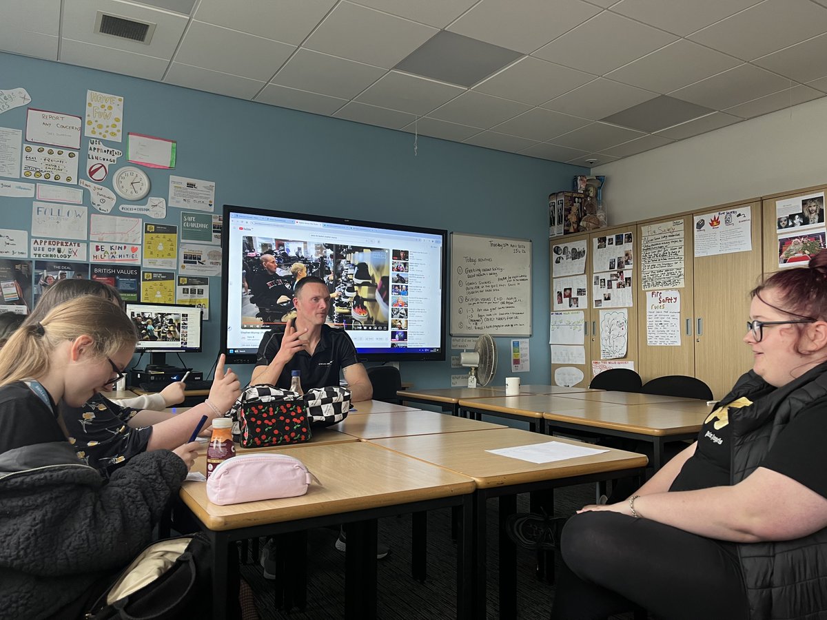 🚴‍♂️ | Today's Every Girl Does Count session at @SOTCollege was hosted by @KelvinBatey555 who came in to talk about his inspirational journey in building confidence and resilience! #PVFC | #PVFCFoundation | @LeekBuildSoc