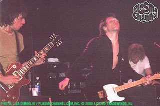 #BonJovi | Live at Tradewinds Bar | Crush Warm-Up Concert | Sea Bright 2000 youtu.be/F5UuvVh17aE?si… . 04/27/2000 #JonBonJovi #RichieSambora 🎸🎸 credit 📷to the owner