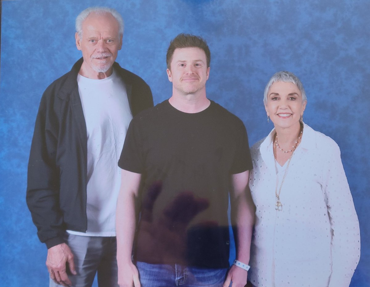 Thanks to @ChillerTheatre for bringing Fred Dryer @StepfanieKramer to New Jersey. Quite a thrill for a lifelong fan! Fred is still a massive 6'6' & Stepfanie is an unbelievably sweet person and an absolute pleasure to talk to. #Hunter