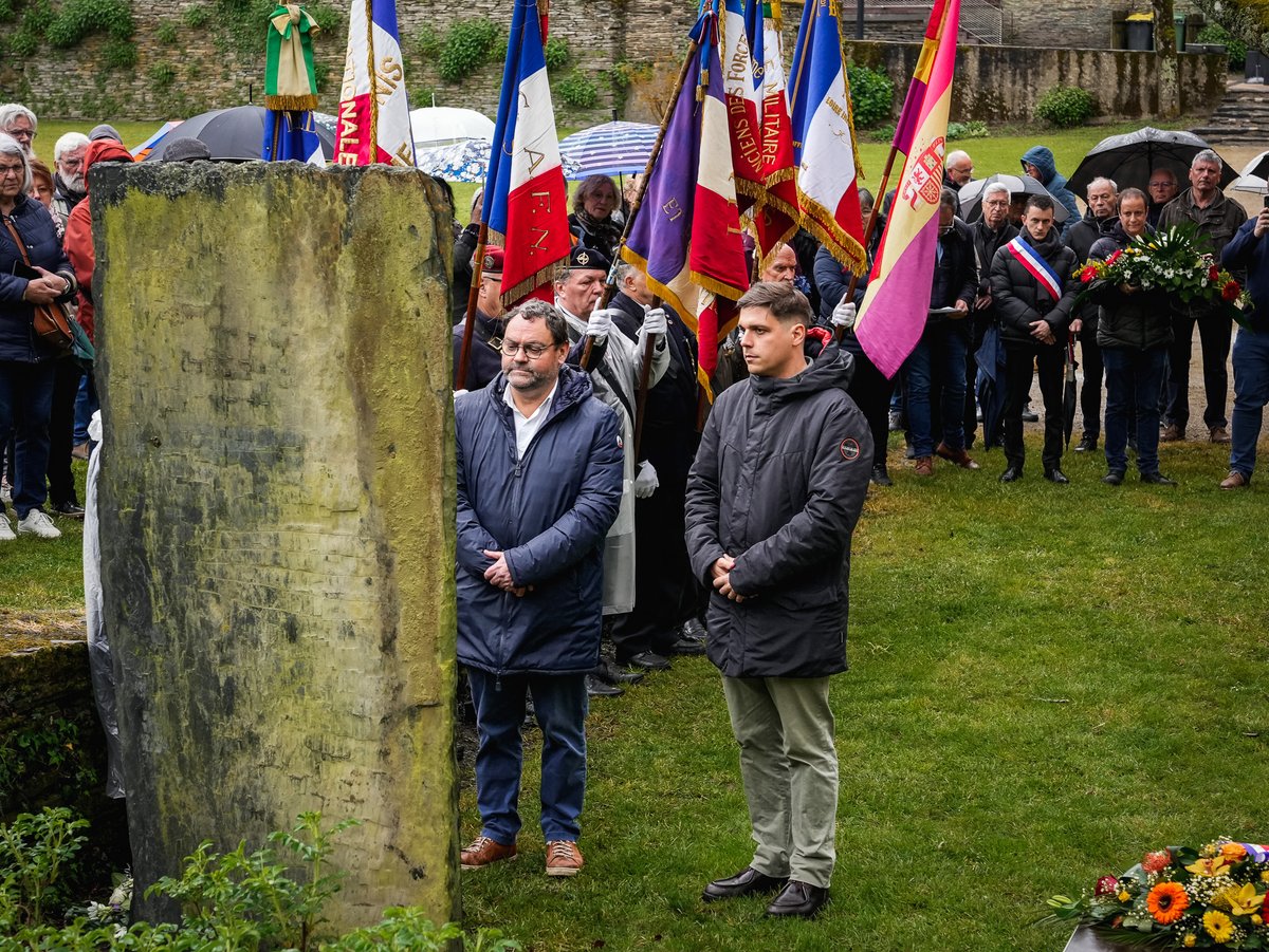 adgvc_44's tweet photo. Retour en images sur la Commémoration ce samedi de l'#internement des #nomades au camp de la Forge (44) durant la deuxième guerre mondiale. Merci à tous d'être venus aussi nombreux honorer la mémoire des 567 familles internées ici
@loireatlantique @angvc_asso
Photos @picnicstudio https://t.co/FrDvyOGEm5