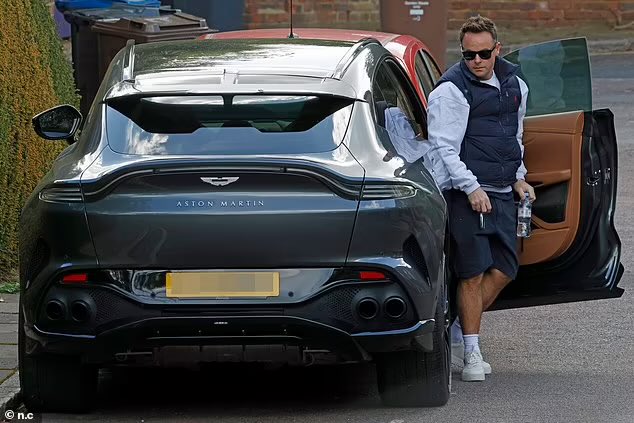 Ant was spotted parking his new family car in London today, as he prepares to welcome his first child with wife Anne-Marie. 😊 (DailyMail)