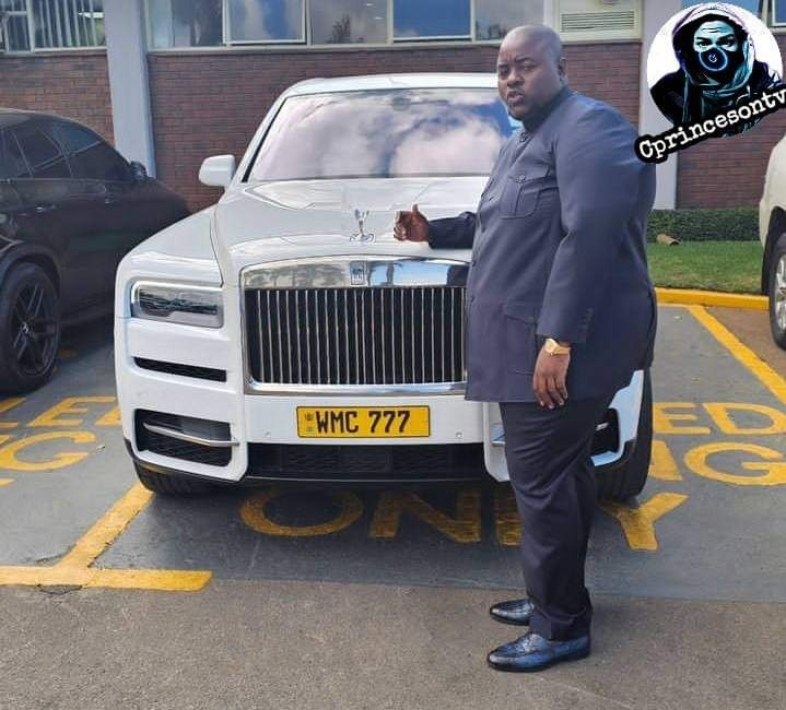 A disability activist Soneni Gwizi has confronted controversial businessman Wicknell Chivhayo after he parked his Rolls Royce on a bay clearly marked Disability Parking Only. @GwiziSoneni @MutasaPeter @MasimbaKuchera @mudzengie @crisiscoalition @ZimRightsLIVE @ZimHRNGOForum