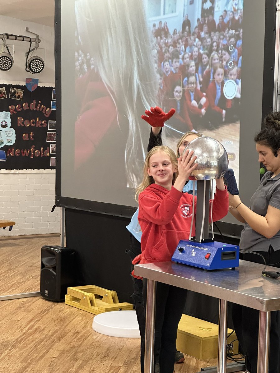 We really enjoyed the STEM roadshow this afternoon, especially the demonstrations! #NewfoldSTEM