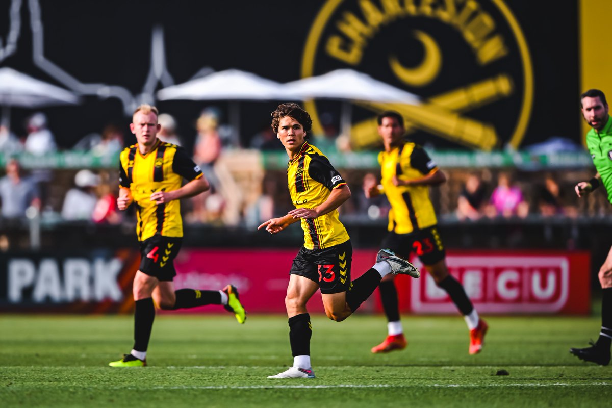 Chas_Battery tweet picture