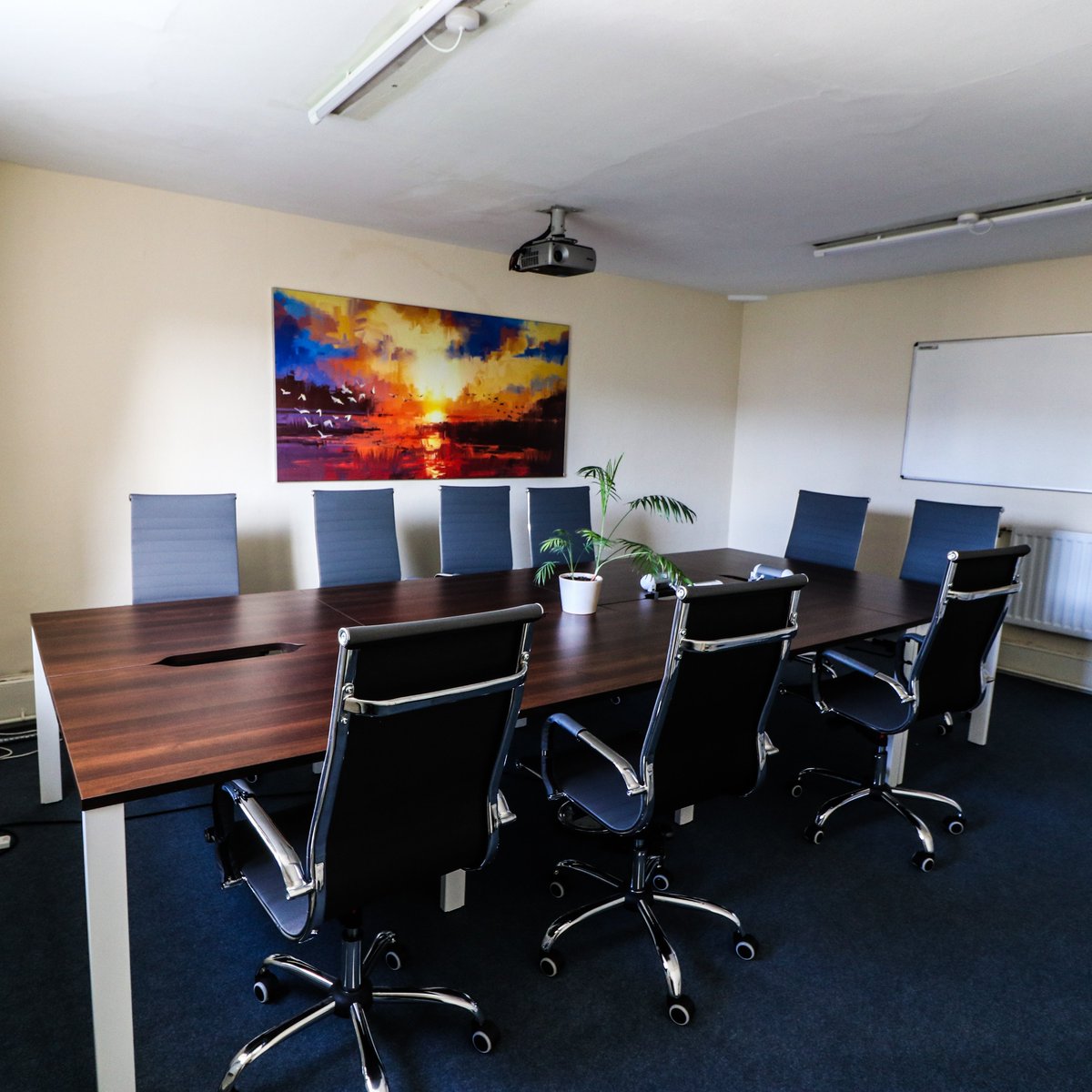 Meeting rooms for #hire in #Gloucester City centre! Whether you’re a community group, a local service provider, or a business looking for a place to meet your clients, these #meetingrooms are ideal. Call us today on 01452 528491 for availability or visit: grcc.org.uk/meeting-room-h…