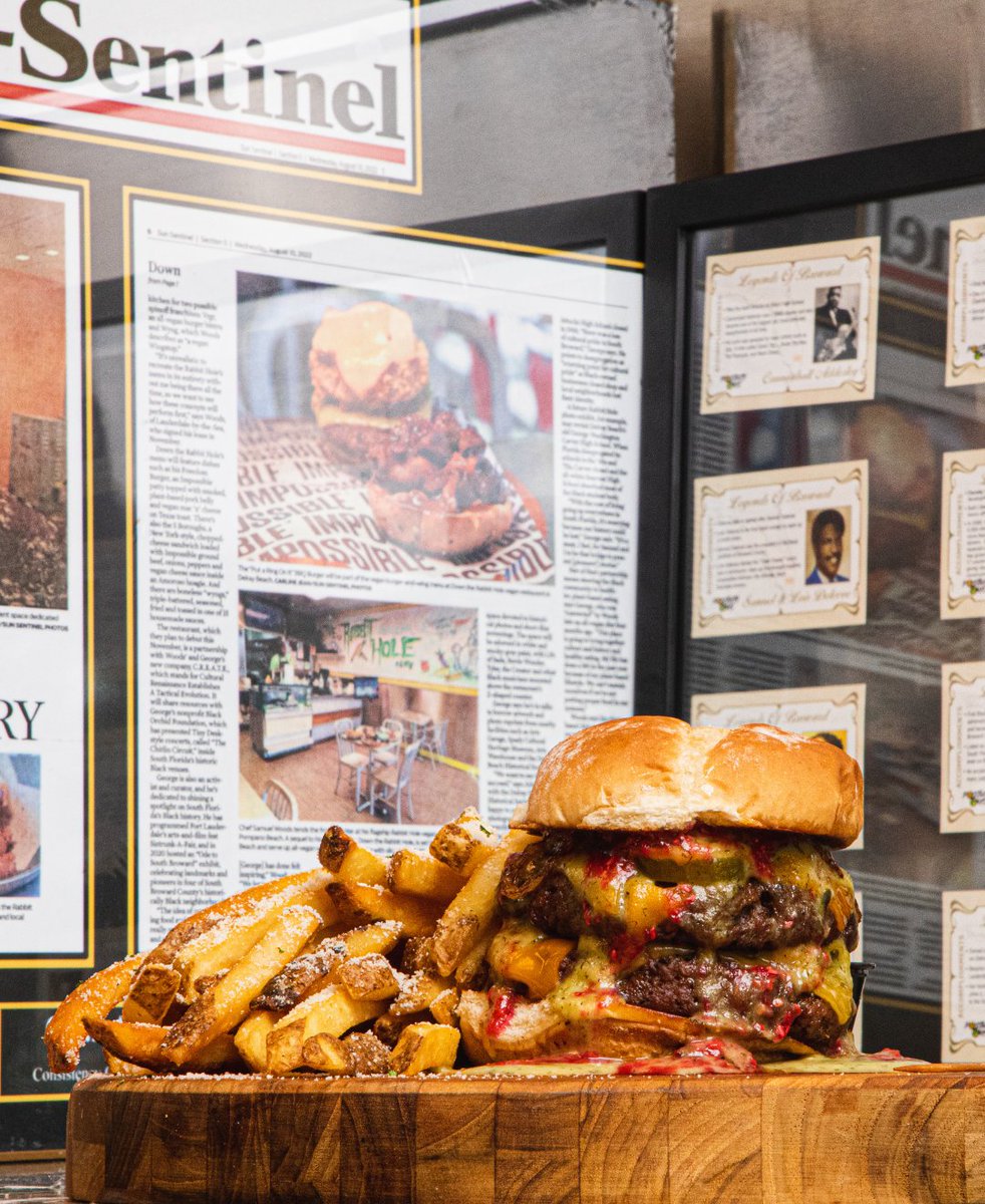🍔 May is National Burger Month! Sink your teeth into these best burger joints in town: bit.ly/44g9Gfr #BurgerMonth #VisitLauderdale
