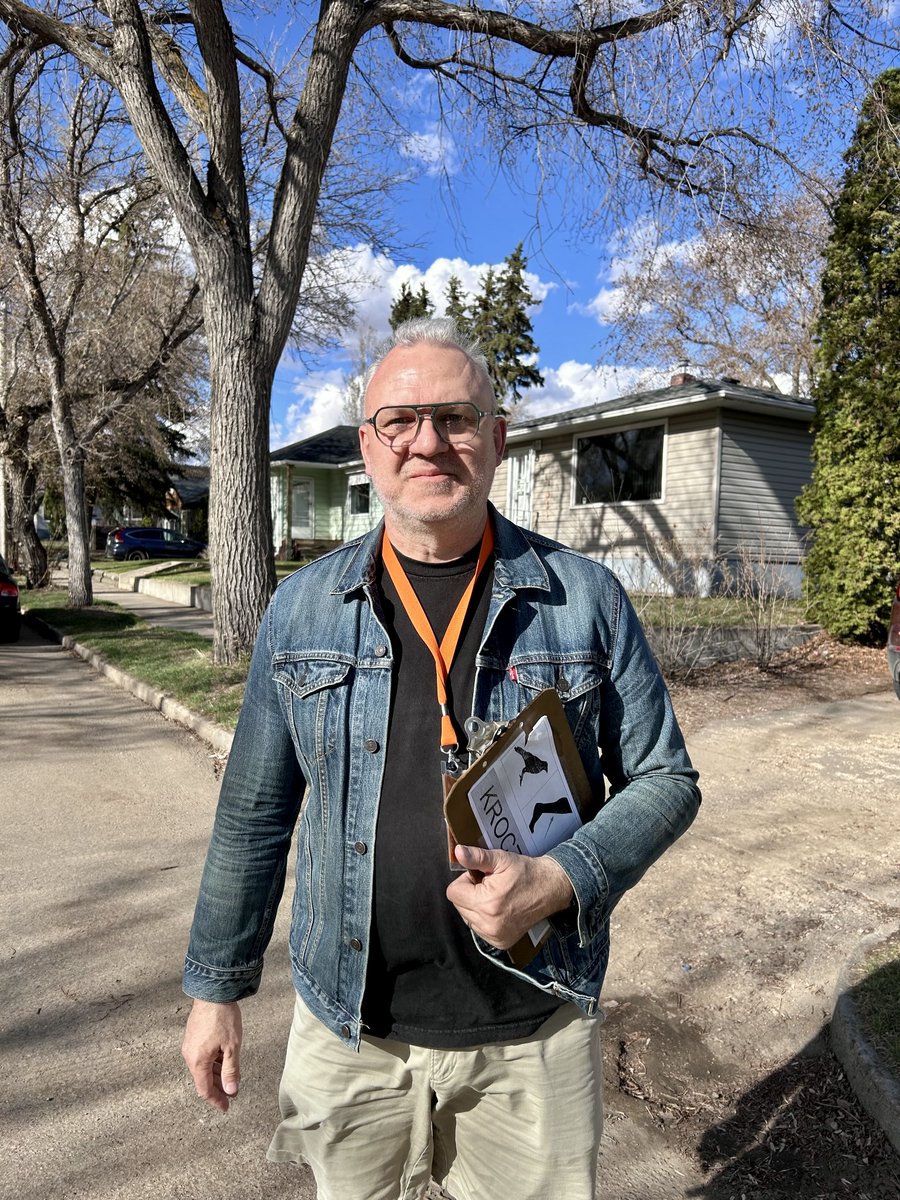 TomKroczynski's tweet image. Another great afternoon hitting the doorsteps in North Battleford. 
Affordability, healthcare and education are concerns at the top of the list.
Thanks for your time!
@Sask_NDP  
#thebattlefords #northbattleford #timeforachange