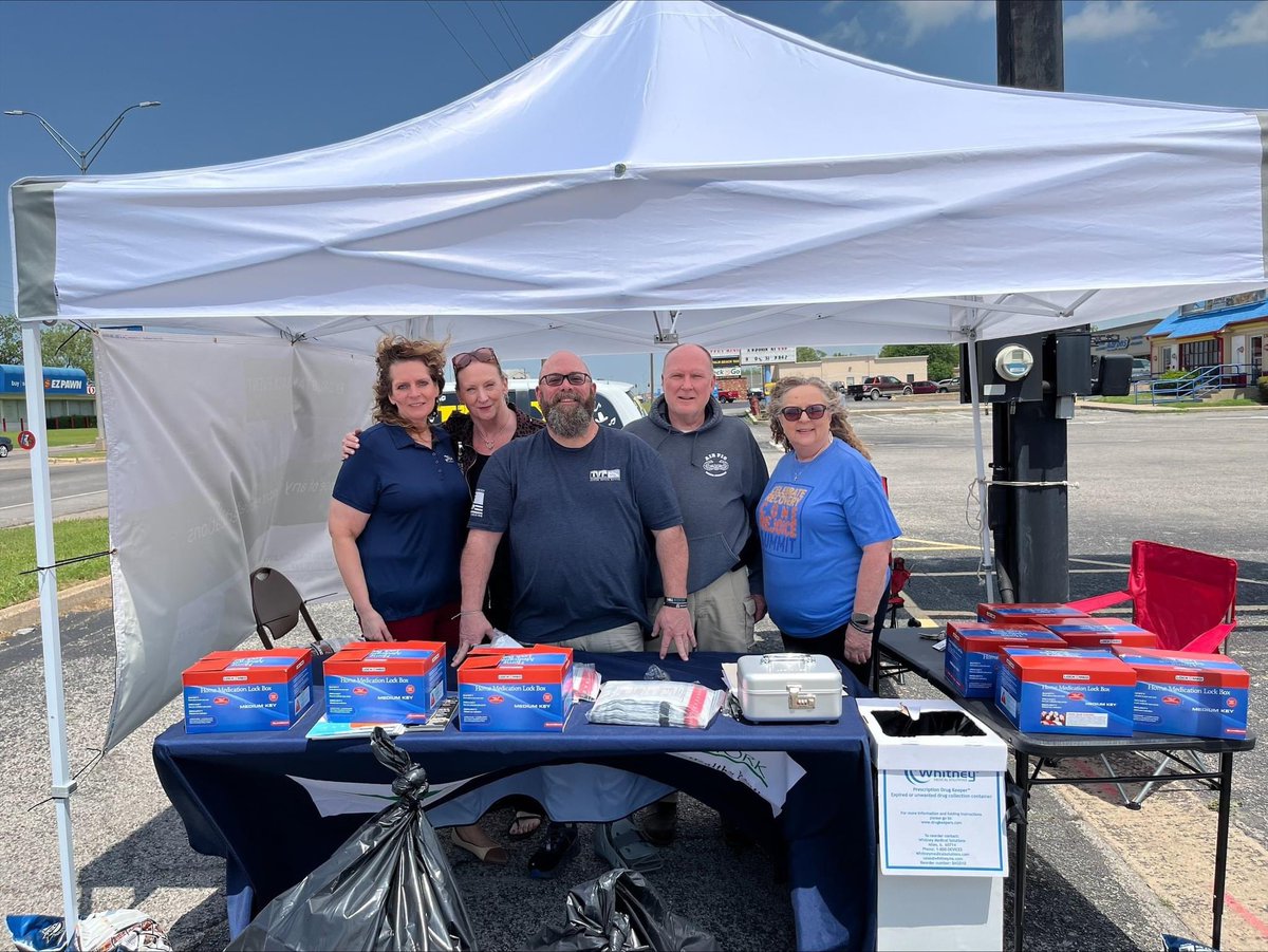 This past weekend, #OBN and community partners across Oklahoma hosted drug drop off sites for National Prescription Drug Take Back Day!

If you were not able to swing by, you can find an OBN Drug Disposal Box near you here:
obndd.ok.gov

#drugtakeback #rxtakeback