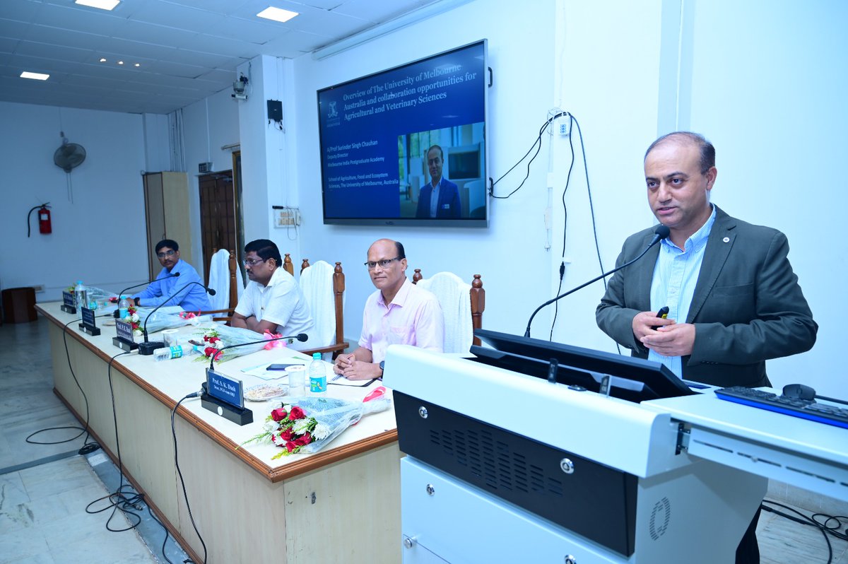 OdishaUniversi1's tweet photo. Dr. S. S. Chauhan, Dy. Director, Melbourne-India Post Graduate Academy, The Univ. of Melbourne deliberated a lecture on 'Prospects of multidisciplinary &amp; collaboration research between OUAT &amp; The Univ. of Melbourne' in presence of Prof. P. K. Roul, Hon'ble Vice Chancellor, OUAT. https://t.co/lkDb8zu9Bz