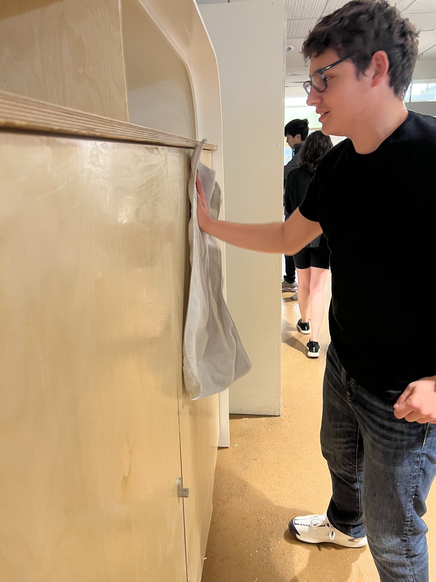 🛏️ During their Community Action Projects class, our Grade 10 IP students went to the Harvard Square Homeless Shelter, where they installed new sleep pods. It's great to see ISB students actively engaging with the local community. #ISBOS #community #CommunityAction #ISB202324