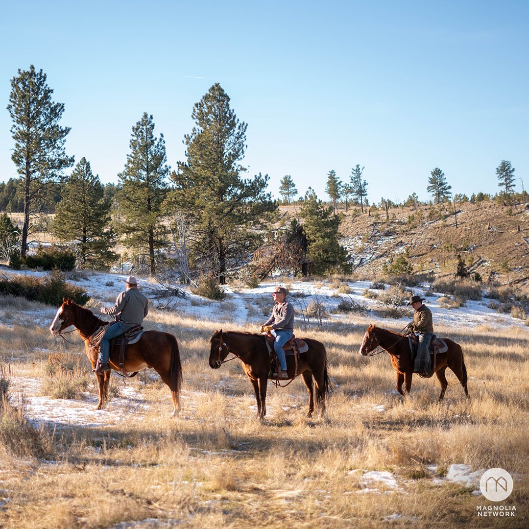 #RestorationRoad all NEW tonight 8/7c ..watch on tv @magnolianetwork or stream on @streamonmax or @discoveryplus …first time to ever ride a horse…by myself 🤣