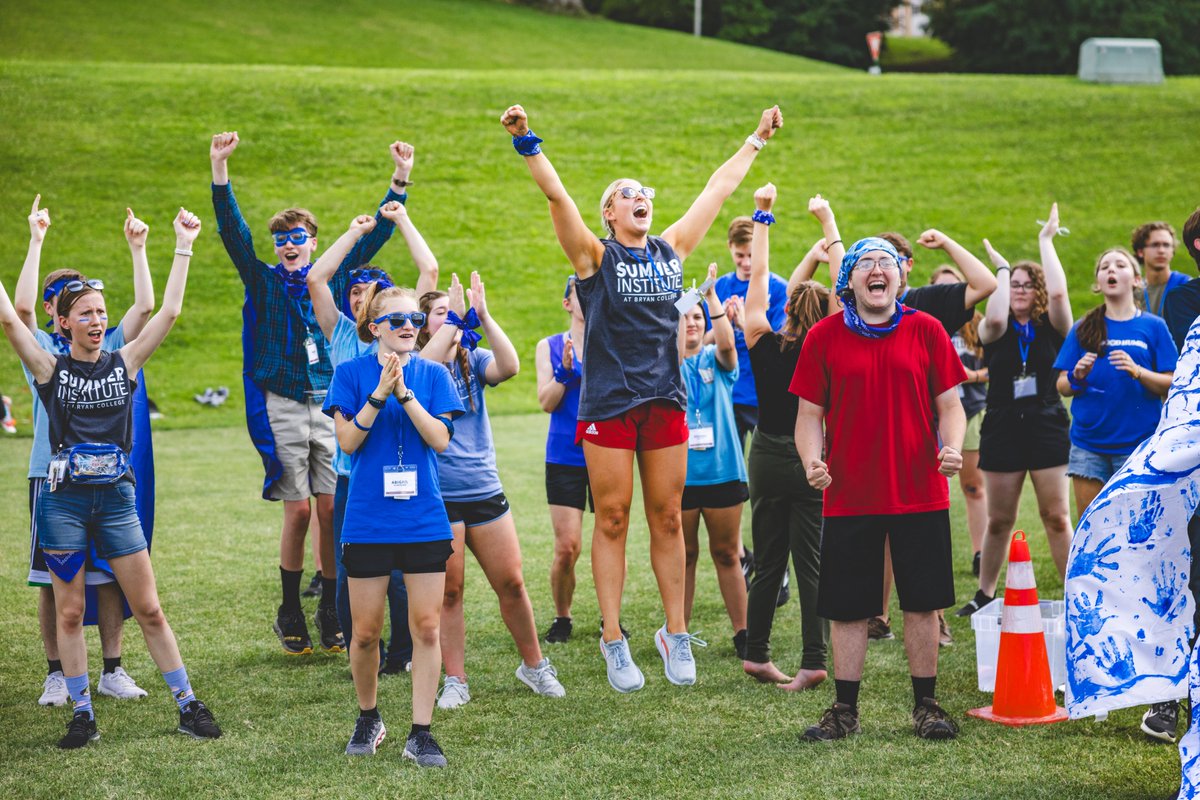 Reminder: The Early Bird Special expires tomorrow at midnight! Students who register before then will save $100! Don't miss out on an unforgettable week and unforgettable savings! For more information or to register today, visit: bryan.edu/community/summ… #SummerInstitute24