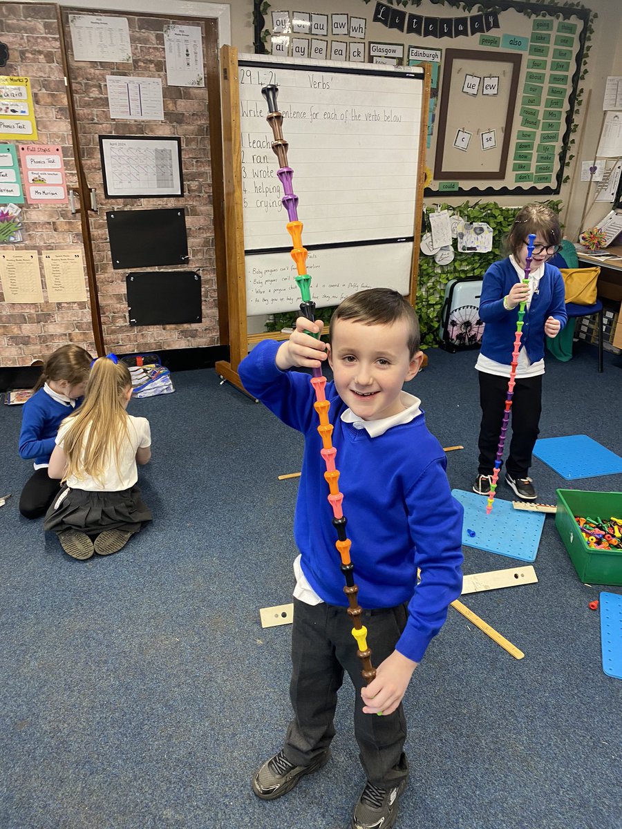 Need a masterclass in measuring ?! Look no further than P2! Mrs S was delighted with the accuracy of these pupils as they displayed measuring skills using a variety of instruments and measuring in both cm and m 📏😀