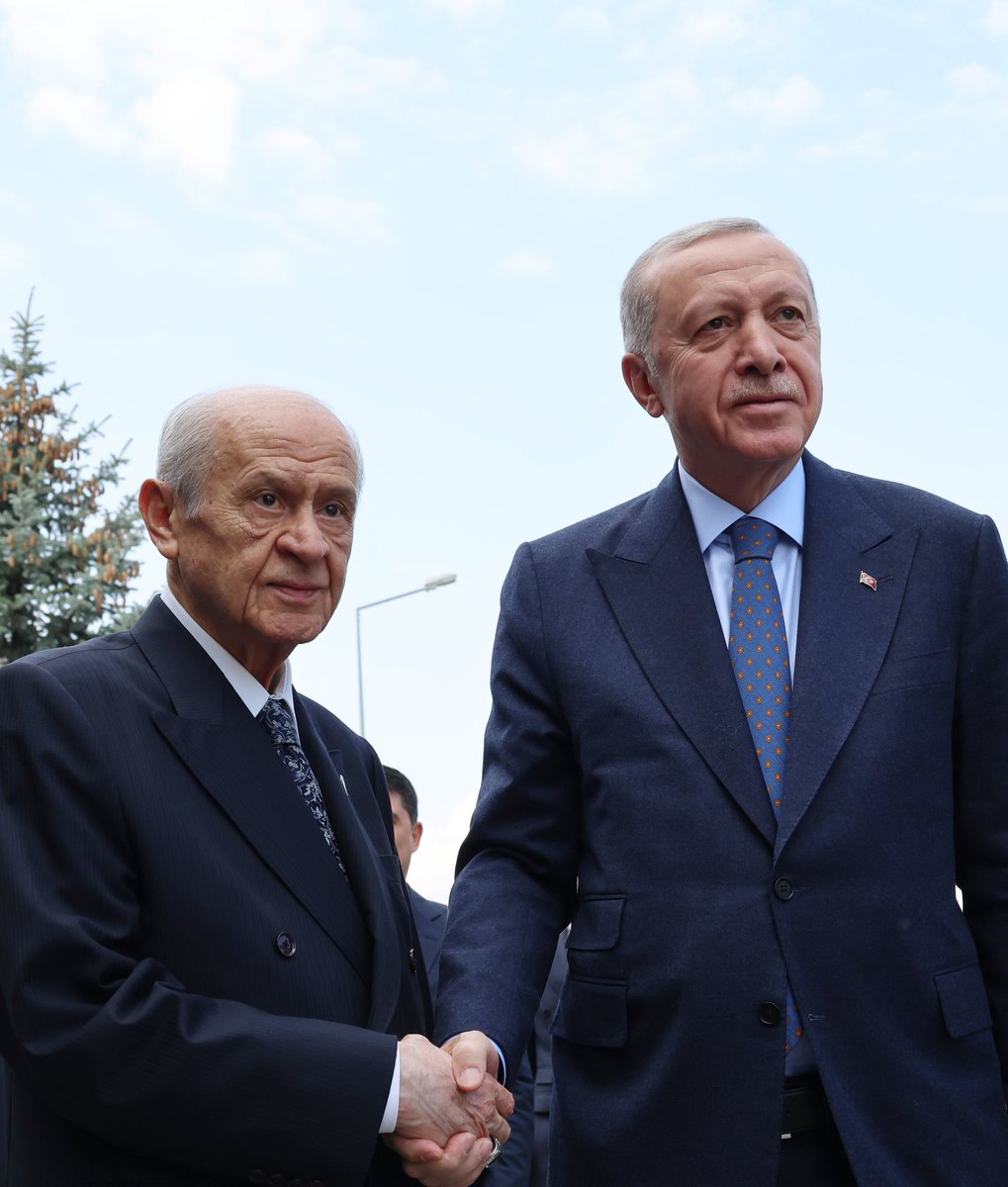 Cumhurbaşkanımız Sayın Recep Tayyip ERDOĞAN, Genel Başkanımız Sayın Devlet BAHÇELİ'yi konutunda ziyaret etti.