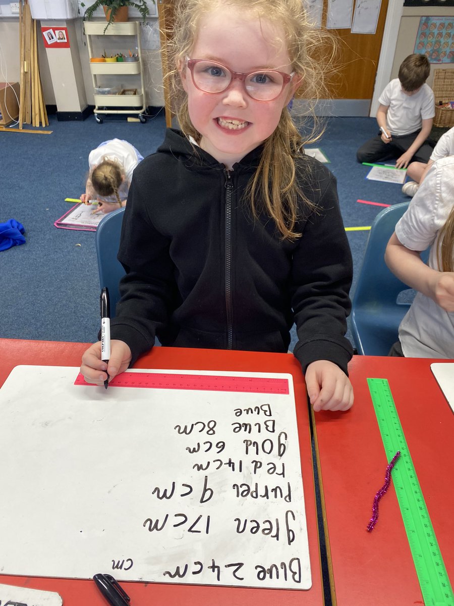 Need a masterclass in measuring ?! Look no further than P2! Mrs S was delighted with the accuracy of these pupils as they displayed measuring skills using a variety of instruments and measuring in both cm and m 📏😀