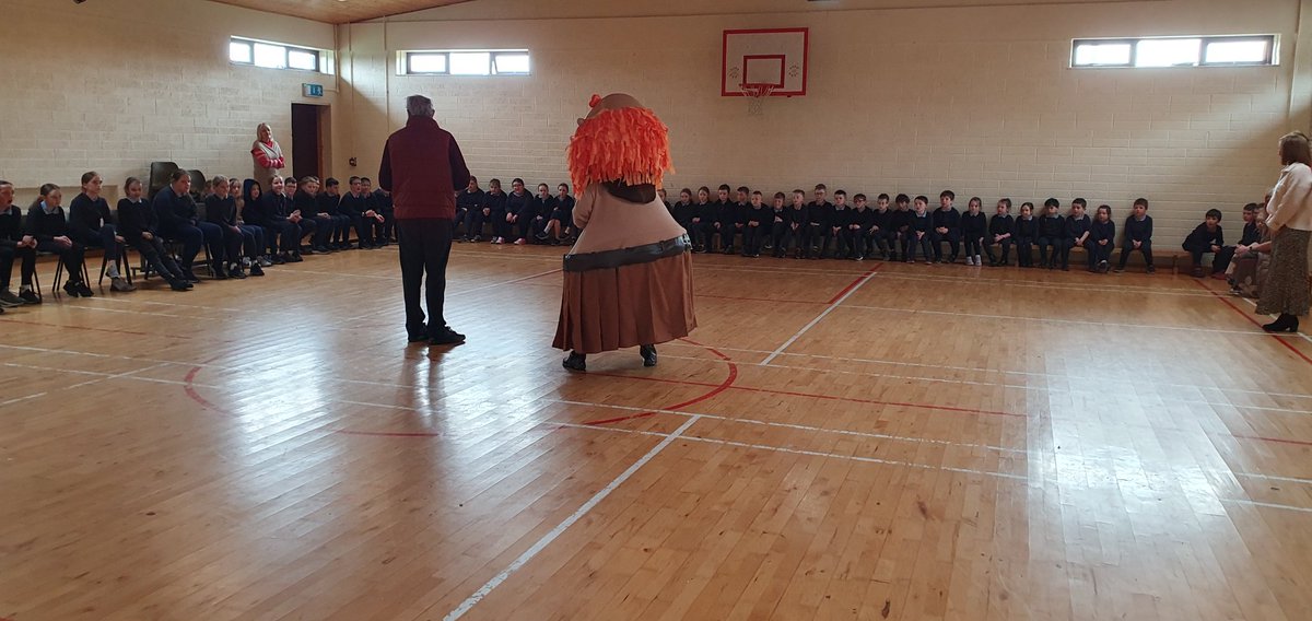 Finn from The Festival of Finn came to visit us today to tell us all about the festival which is happening this weekend in Corofin. Lots of amazing activities for both children and adults!!! Best of luck to all involved!! <a href="/FestivalofFinn/">Festival of Finn</a> <a href="/ClareFM/">Clare FM</a>