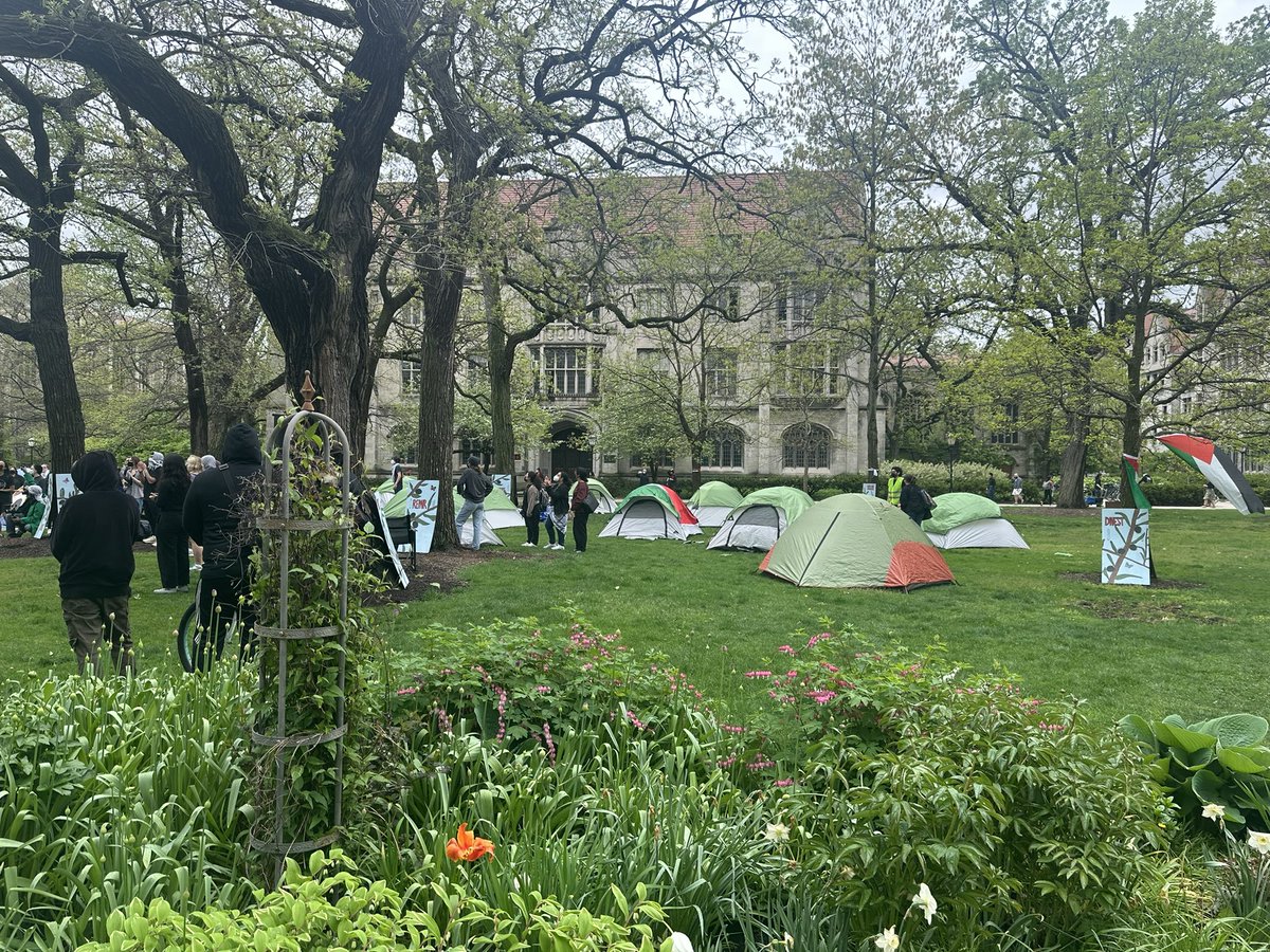 This better not stay @UChicago.