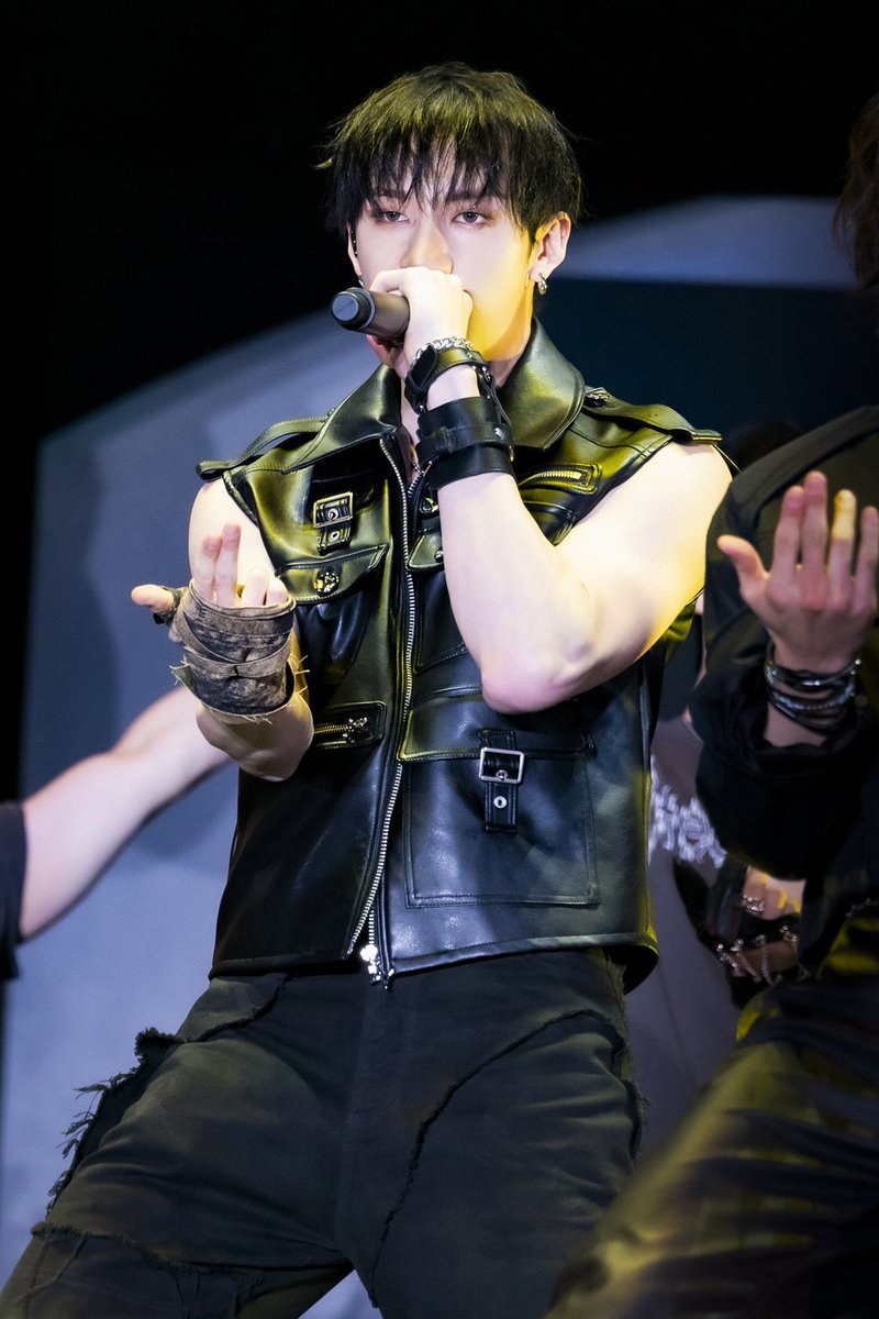 _StepOutStay_'s tweet image. Help.