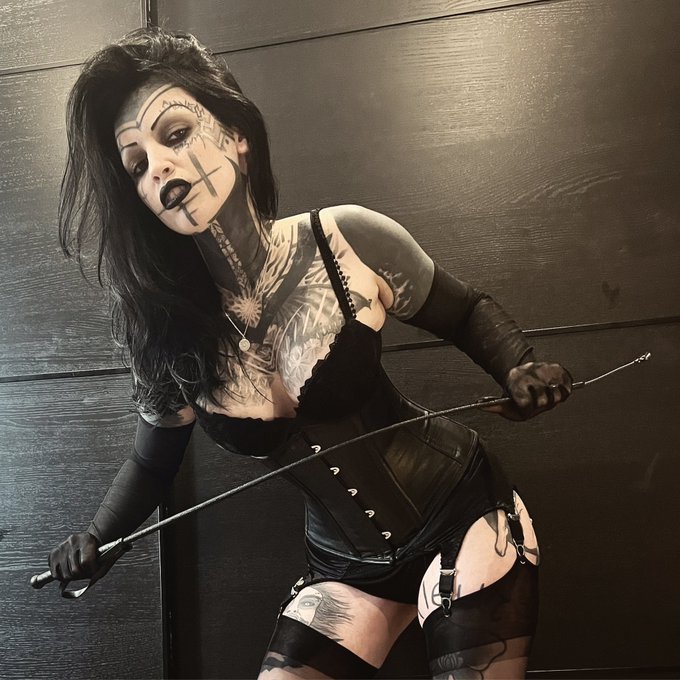 It's my birthday on 1st May! If you feel like treating me, you can always subscribe to my fan site and