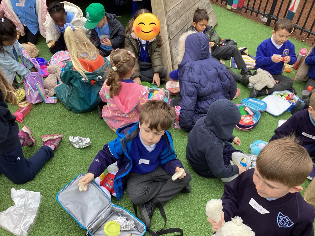 Class 1 had a fantastic day at @StGregsStrat The children came together with other EYFS children from across the @MagnificatMac. The children enjoyed playing and problem solving together and had a lovely teddy bear’s picnic. Thank you St Greg’s for having us! 💛💙