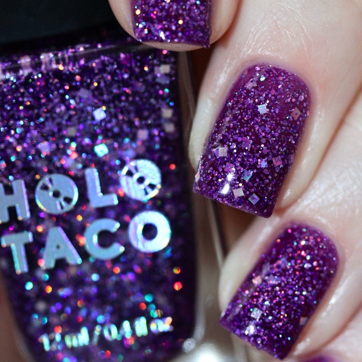 The audacity we had to release this Inside Job without consulting with Holo Royalty 🤫 snag this ✨limited edition✨gem before it returns to the safe 💎🔒
1️⃣ publicationsandpolish
2️⃣ aanchysnails
3️⃣ dangerouslypolished
4️⃣ @anikibee
#holotaco #shimmeringsecrets #insidejob 💿🌮