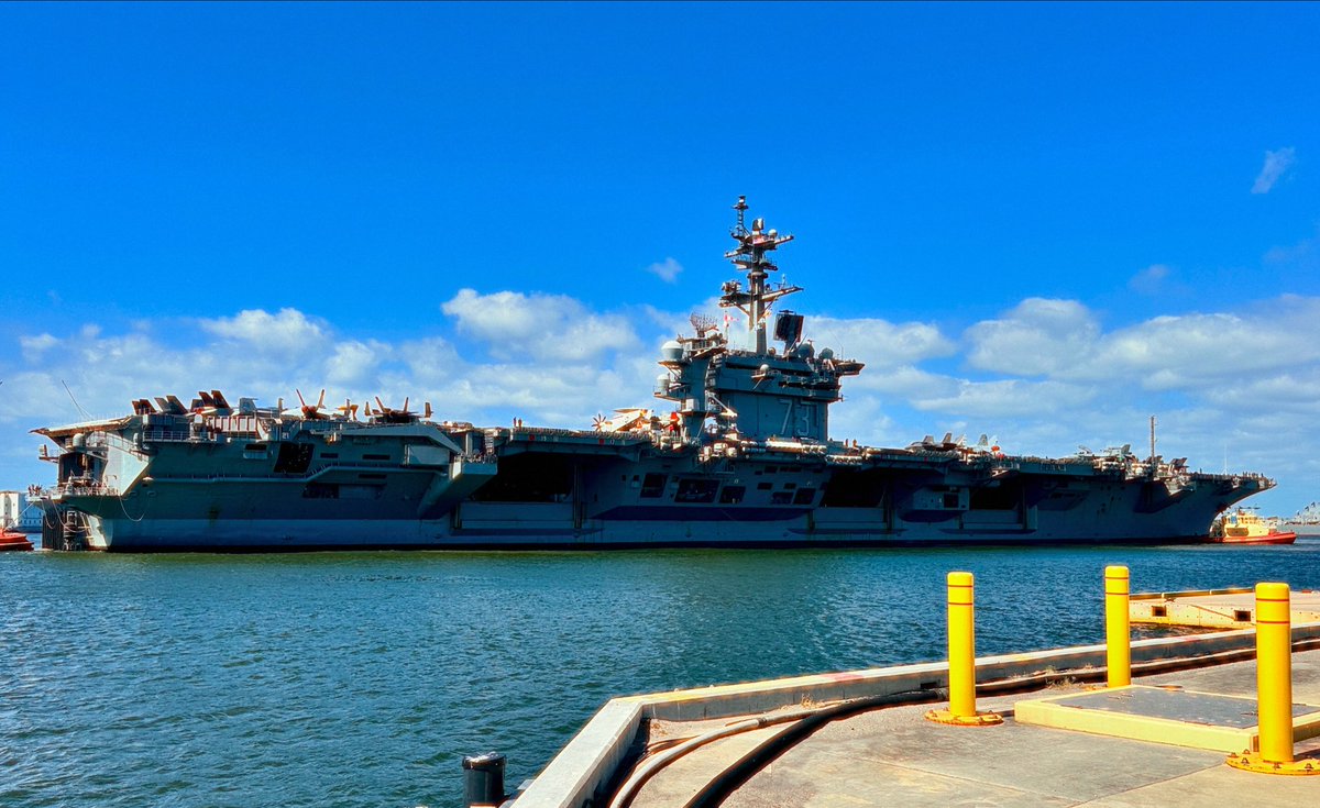 ⚓️Welcome to Mayport, CVN 73!!

The nuclear-powered aircraft carrier USS George Washington (CVN 73) arrived today for a port visit as they kick off the U.S. Naval Forces Southern Command & U.S. 4th Fleet Southern Seas deployment! 

#Mayport #SouthernSeas2024 #JacksonvilleFlorida