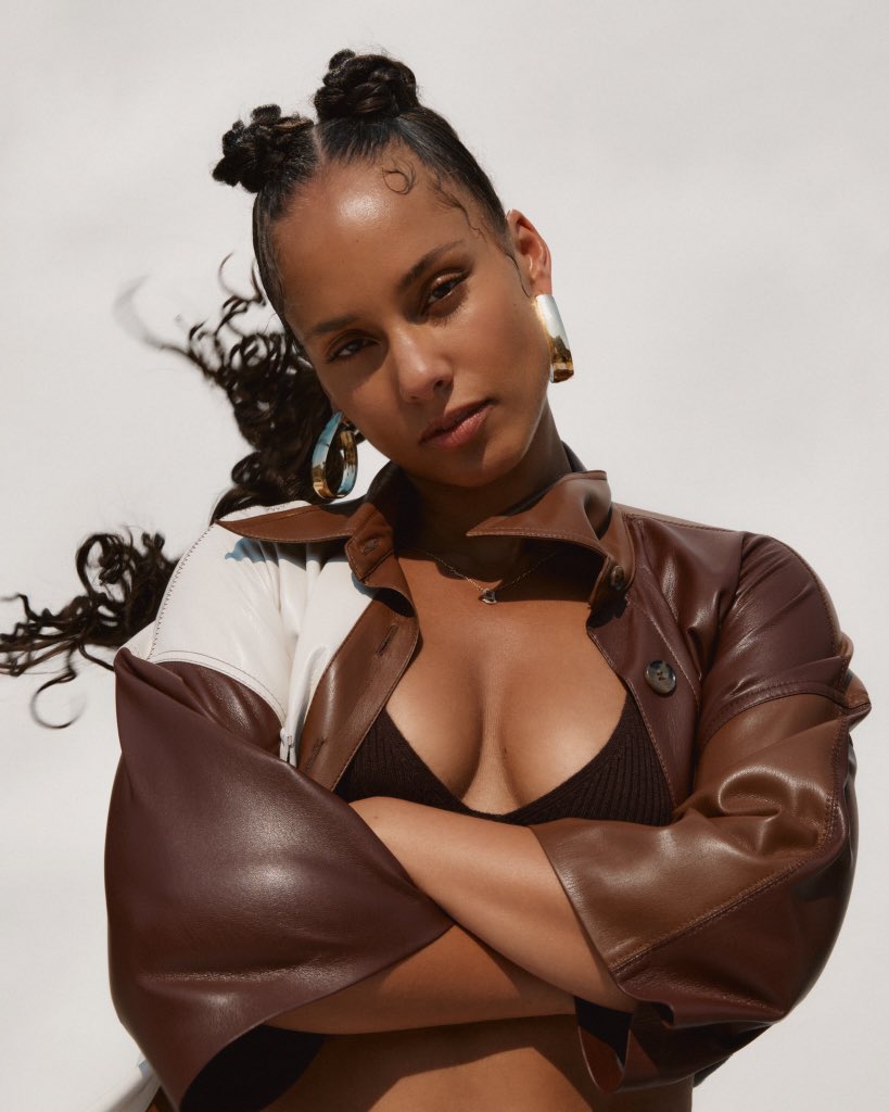 This Saturday Alicia Keys headlines the Lovers & Friends festival in Las Vegas. Alicia has never acknowledged she’s headlining the festival since it was announced in January. Do we think she’s going to show up?