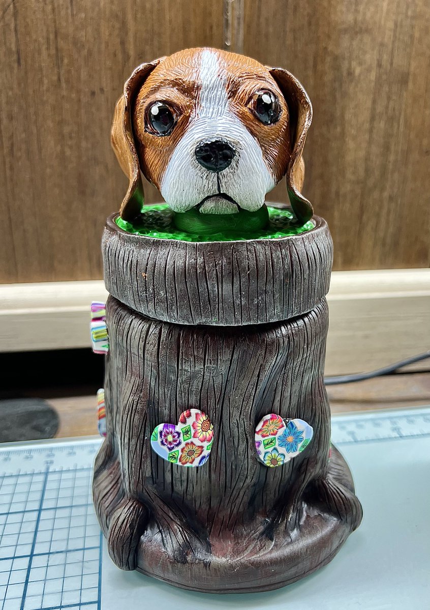 Final stash jar for Lola’s auction! Doggo in a Lovie Log!🪵 🥰 Don’t forget to put Lola’s auction on your calendar & support a pawesome rescue! 🥳🥰🐾😘 #dogsoftwitter #DogsofX #TurboTugandTink