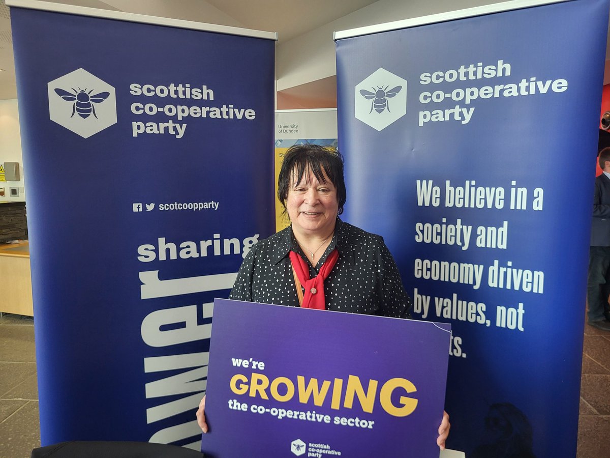 On Saturday at @DundeeLabStu event @georgiacruicks3 showed her support for growing the Co-op economy. party.coop/growth-scotland