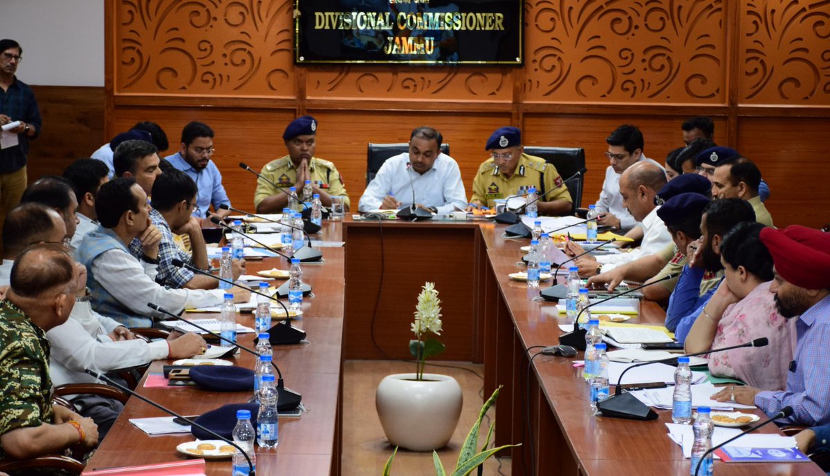#ShriAmarnathJiYatra2024 Divisional Commissioner Jammu, Sh. Ramesh Kumar, and ADGP Jammu, Sh. Anand Jain, today discussed the arrangements in connection with Shri Amarnathji Yatra 2024 at a high level meeting here today. The meeting, attended by IGP Traffic, DIG CRPF, Director