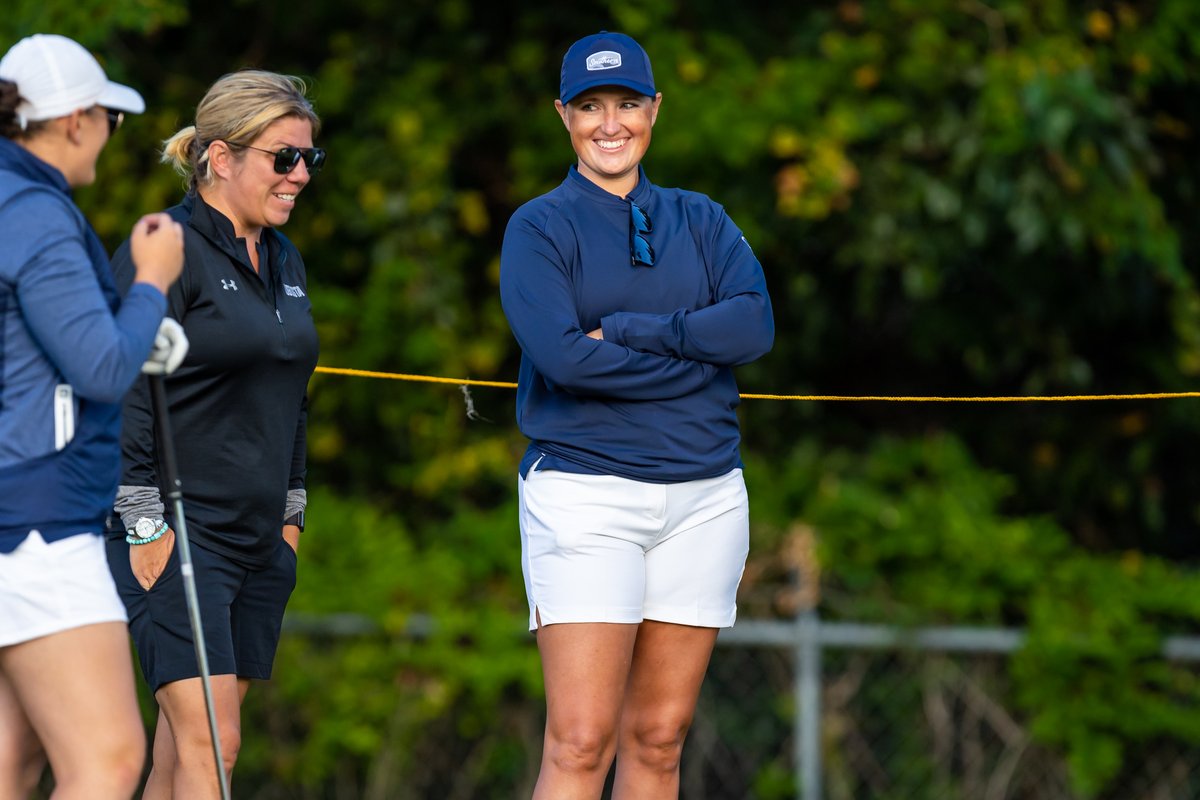 All smiles for @meemsburke's birthday 😀

#HailSouthern