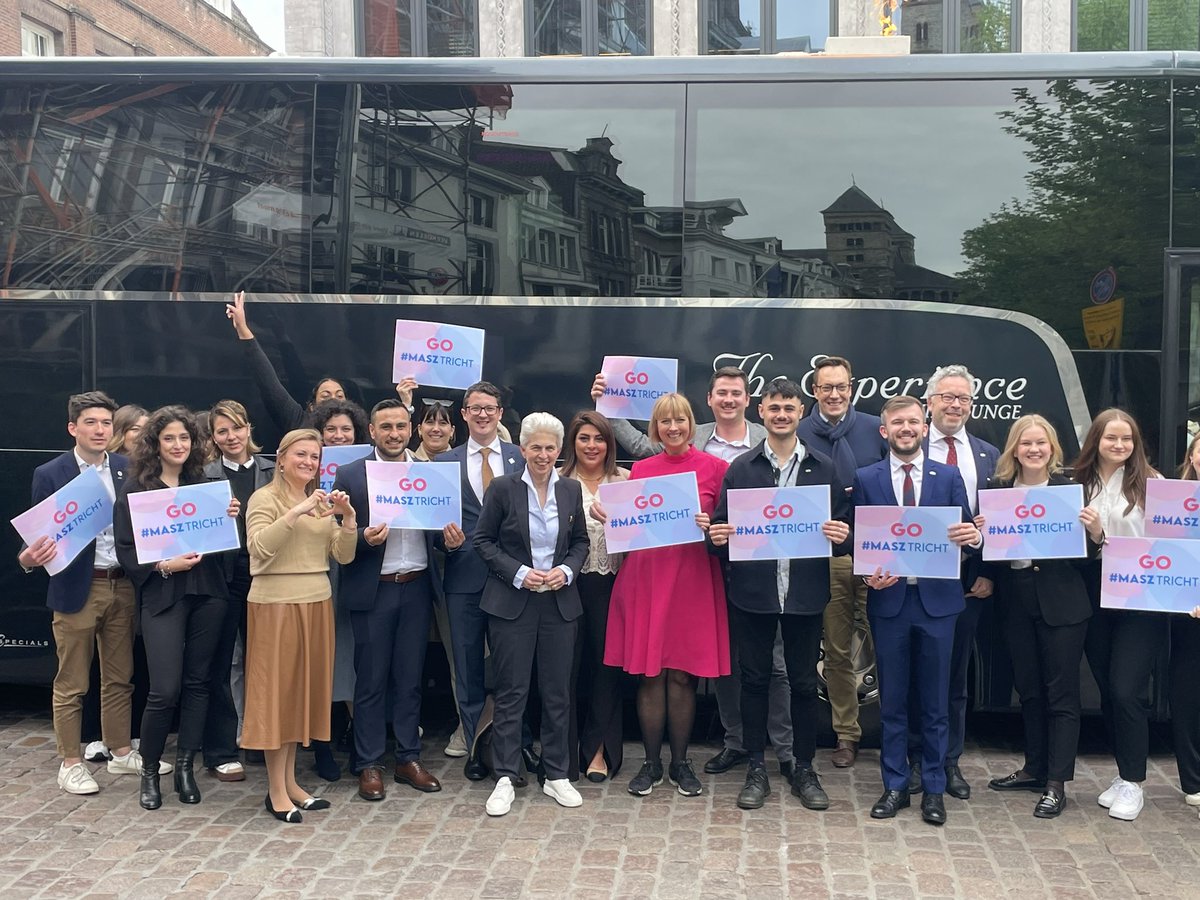 🚍 Just arrived in 🇳🇱 with @MaStrackZi – liberals are ready to make a mark at tonight’s #MaastrichtDebate! Stay with us for more live updates 🗣️