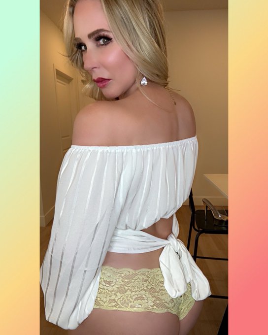 Do I ever cross your mind? 💋  #taragenx #MondayMotivaton #MondayMorning #viralvideo #cougaraction #cougardating<a href="/tag/taragenx"class="tags">#taragenx</a><a href="/tag/mondaymotivaton"class="tags">#MondayMotivaton</a><a href="/tag/classy"class="tags"><span>#classy</span></a><a href="/tag/mondaymorning"class="tags"><span>#mondaymorning</span></a><a href="/tag/viralvideo"class="tags"><span>#viralvideo</span></a><a href="/tag/cougardating"class="tags"><span>#cougardating</span></a>