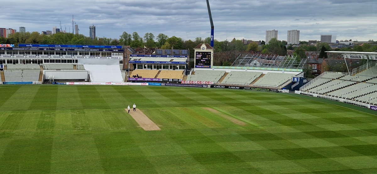 MATCH DRAWN I The captains shake hands on a draw at Edgbaston, with Notts 75-1 in their second inns. Earlier, Warks were bowled out for 361, with Dillon Pennington and Lyndon James each taking three wickets. Notts 15 pts, Warks 14 #bbccricket