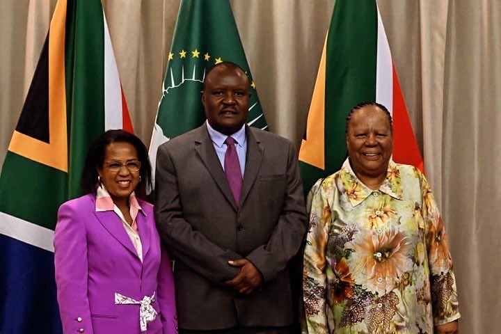 Our Zanu PF tweet media