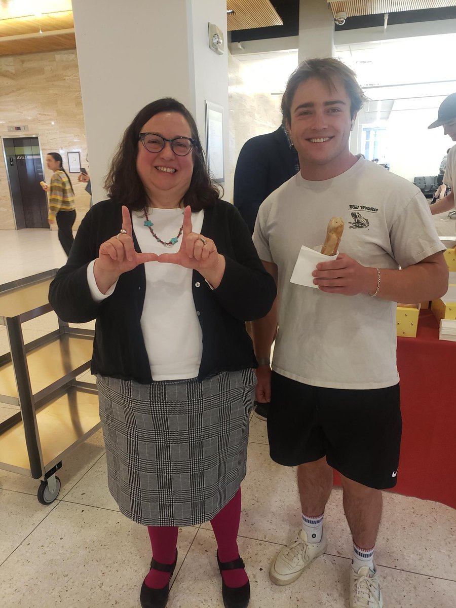 Hey @UUtah 🍩 Stop by either entrance for Donuts from the Deans today & tomorrow starting at 9:30 AM (while supplies last) to give you that boost to help you get through finals. @UofUEvents #StressBusterWeek