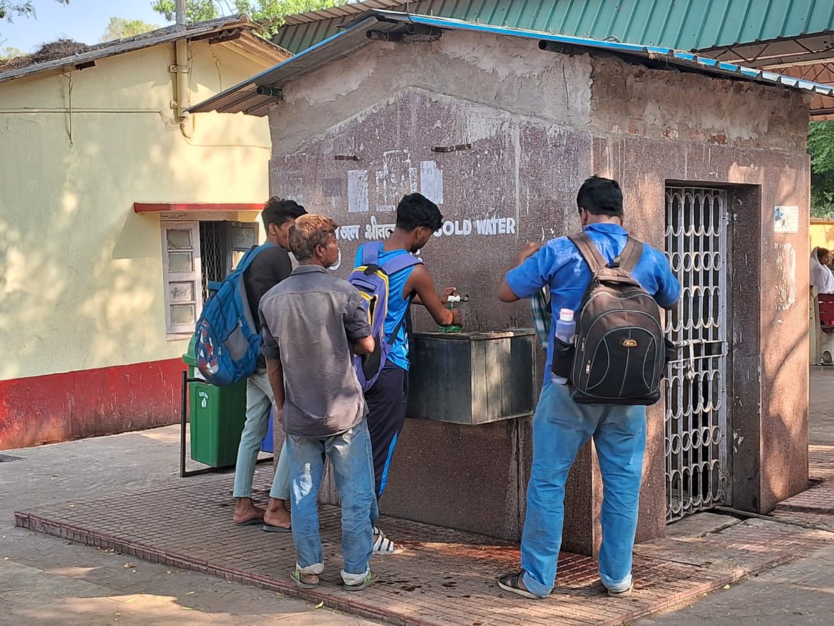 In this scorching summer, sufficient arrangement of cold drinking water at Jhargram station of SER
#ser #indianrailways