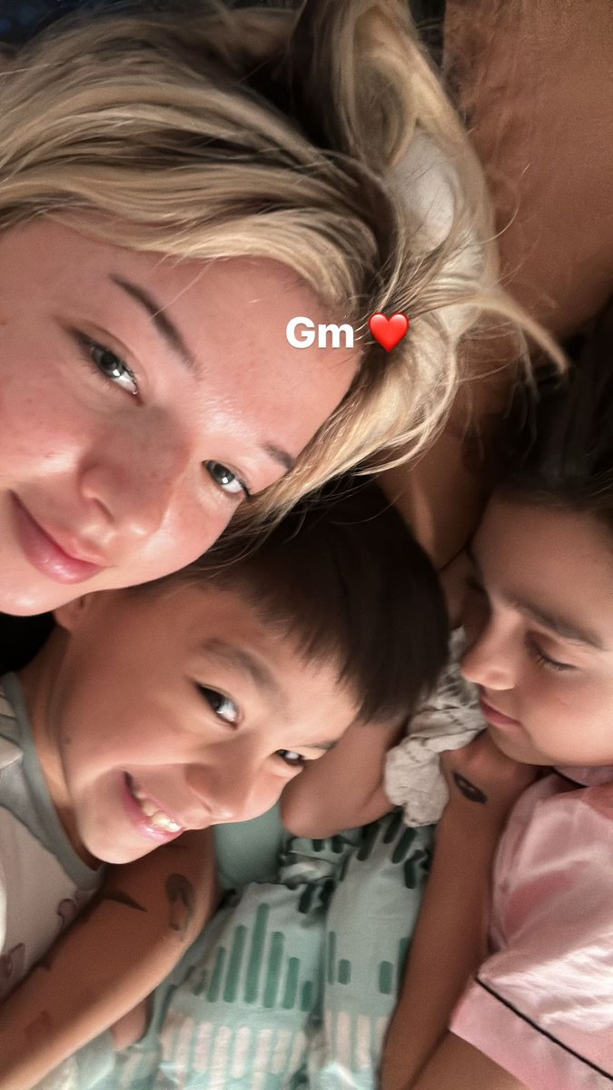 Esse é o bom dia mais fofo que vocês irão ver na sua telinha agora. 🥹❤️

'Bom dia ❤️'.

Joalin Loukamaa • Instagram stories.