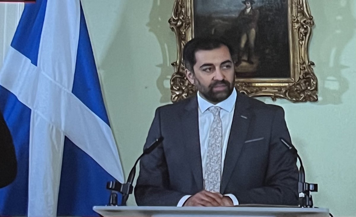 #HumzaYousaf quits & triggers a leadership contest. The 1st Minister of #Scotland had been facing two confidence votes tabled by opposition parties in #Holyrood and under huge pressure since he abruptly ended the #SNP's power-sharing deal with the Scottish #Greens last week. #UK