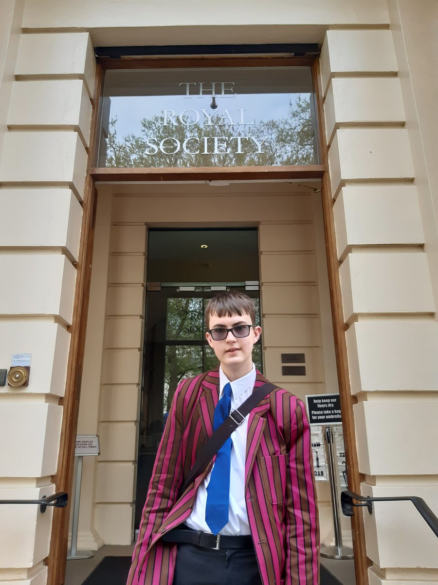 PhysicsatFettes's tweet photo. We were delighted to celebrate Fraser C's achievement in being chosen to represent GB at the International Astronomy and Astrophysics Olympiad at the awards ceremony at the Royal Society! https://t.co/ZEgt72yGah