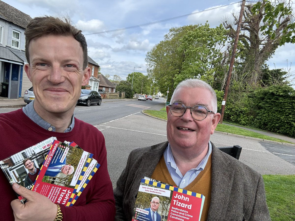 Positive response out in the sun in Shefford this morning picking up on local issues and discussing @JohnTizard’s campaign to be our next PCC 🌞 Lots of support for John’s commitment to focus on neighbourhood policing for our towns and villages 🌹