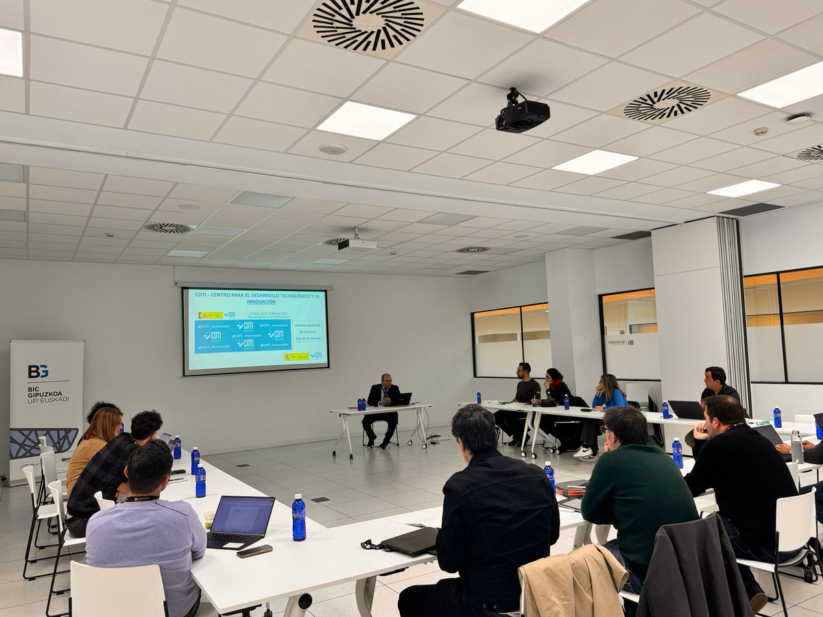 BICGipuzkoa's tweet image. ☑️Sesión informativa del Programa #NEOTEC2024
🗣️Juan Luis Romera del @CDTI_innovacion 
------------------------------------------------
☑️#NEOTEC2024 Programaren informazio-saioa, @CDTI_innovacion taldeko Juan Luis Romeraren eskutik

#berrikuntza #ekintzailetza